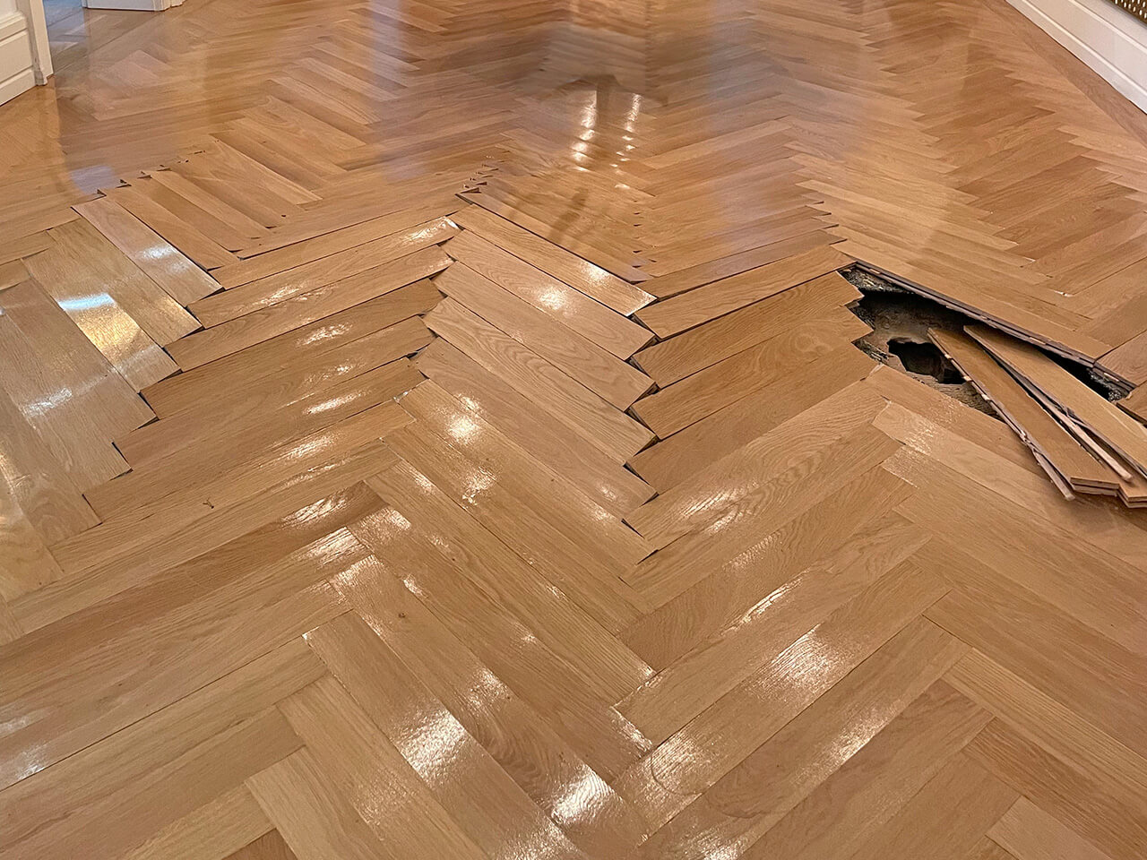 Einzelne Dielen, Wasserschäden, abgeplatzte Lacke bei Parkett reparieren