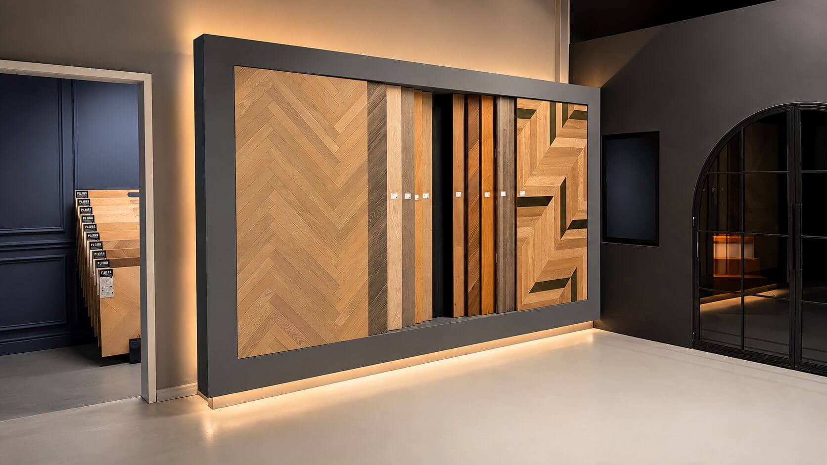 Musterwand mit Verlegemustern im Showroom von Wippler Parkett in Friedrichsdorf