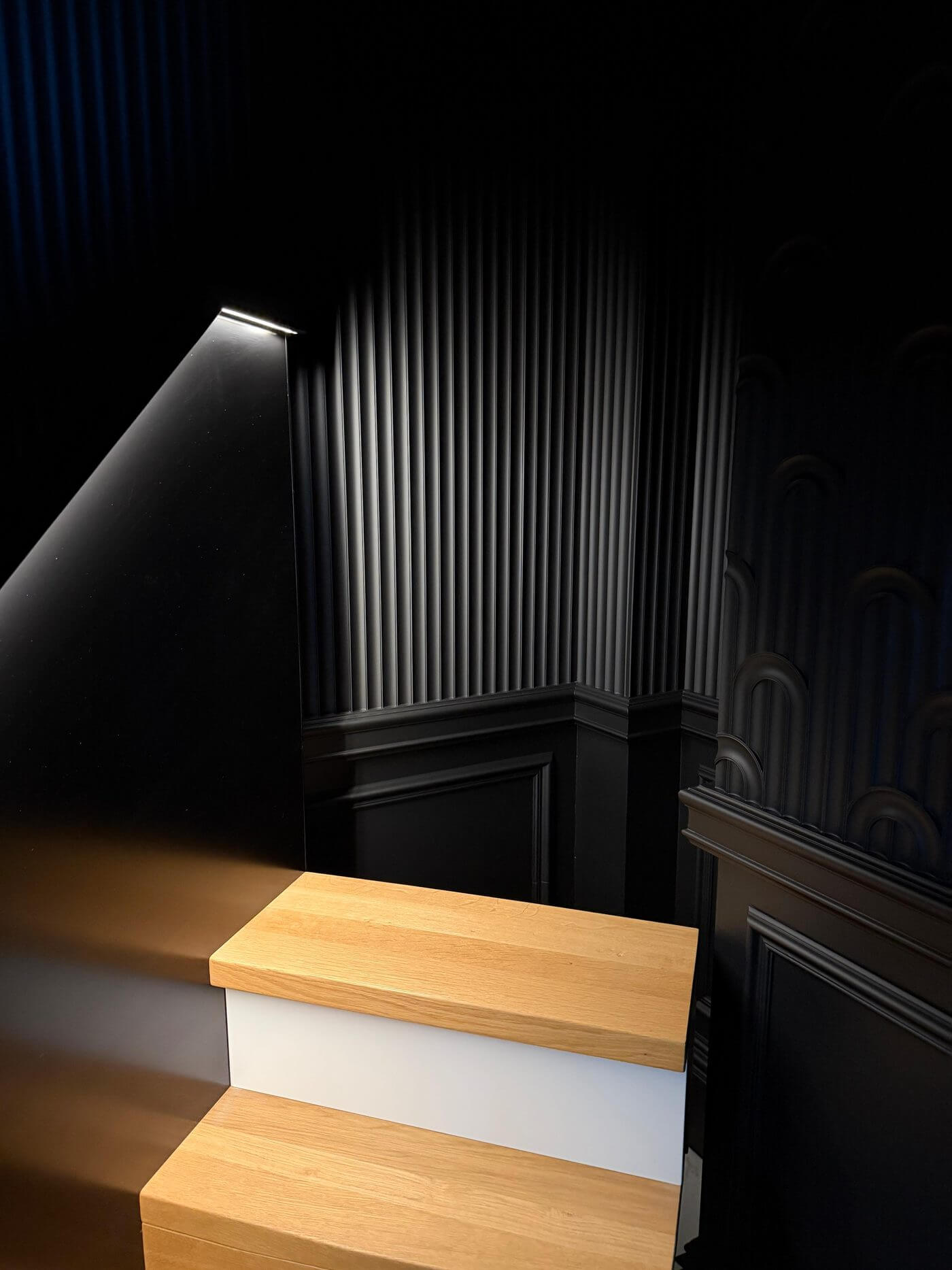 Treppe mit Eichenstufen im Showroom von Wippler Parkett