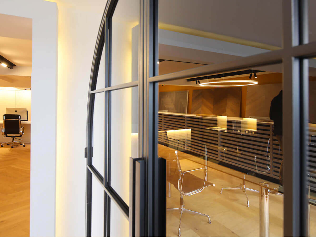 Besprechungsraum für die persönliche Parkettberatung im Showroom in Friedrichsdorf