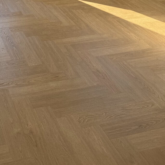 Detail des neu verlegten Fischgrätparketts aus Eiche in der Frankfurter Altstadt