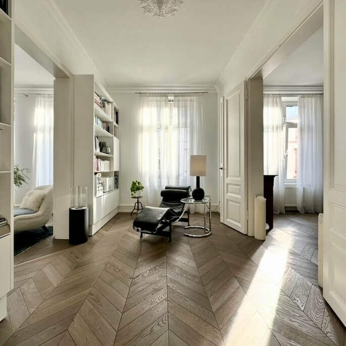 Chevron-Parkett in einer Altbauwohnung im Frankfurter Nordend
