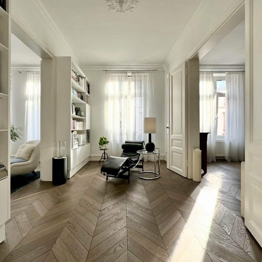 Chevron-Parkett in einer Altbauwohnung im Frankfurter Nordend